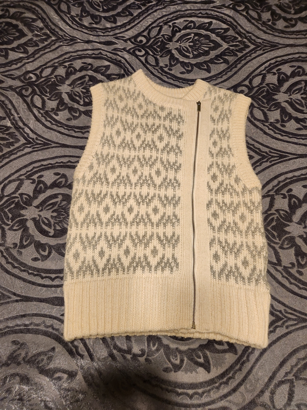 Banana Republic Cream & Light Gray Patterned Zip Sweater Vest - Picture 5 of 5